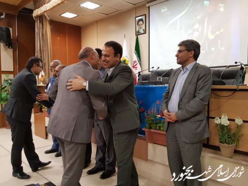 مراسم تقدیر و تشکر از زحمات مجموعه کارکنان شورای اسلامی شهر و شهرداری بجنورد برگزار گردید