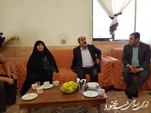 دیدار اعضای شورای اسلامی شهر بجنورد با خانواده های شهیدان والامقام محمد تقی ابراهیمی و  رضا یزدانی انجام شد.