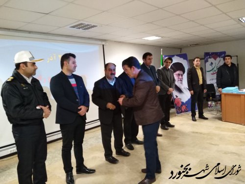 مراسم روز تجلیل از رانندگان درون شهری بجنورد با حضور اعضاء شورای اسلامی شهر و شهردار بجنورد برگزار شد.
